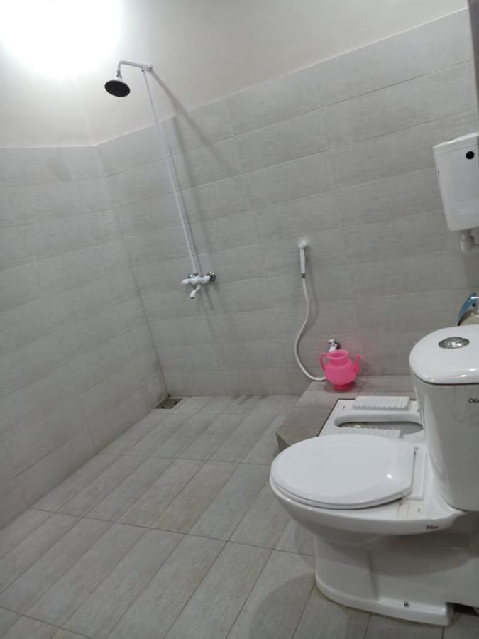 Diplomat Inn Karaczi Zewnętrze zdjęcie